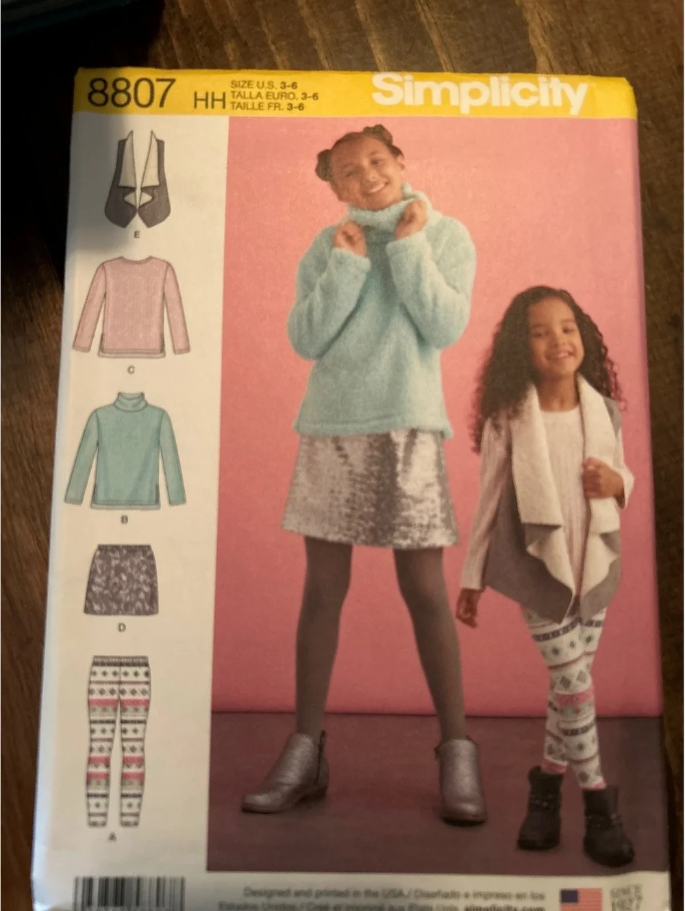 Simplicity 8807 Girls' Sewing Pattern - Tops, Skirt, and Leggings, Size 3-6